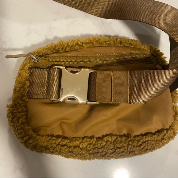 NWOT Lululemon Athletica Brown Everywhere Beltbag - Picture 3 of 7